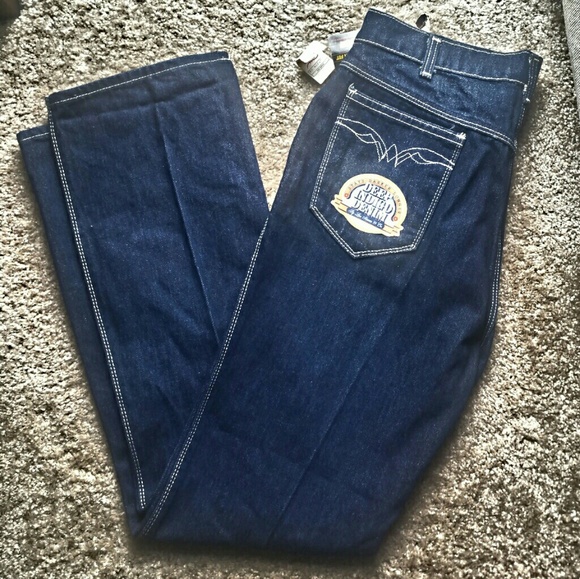 levis movin on jeans